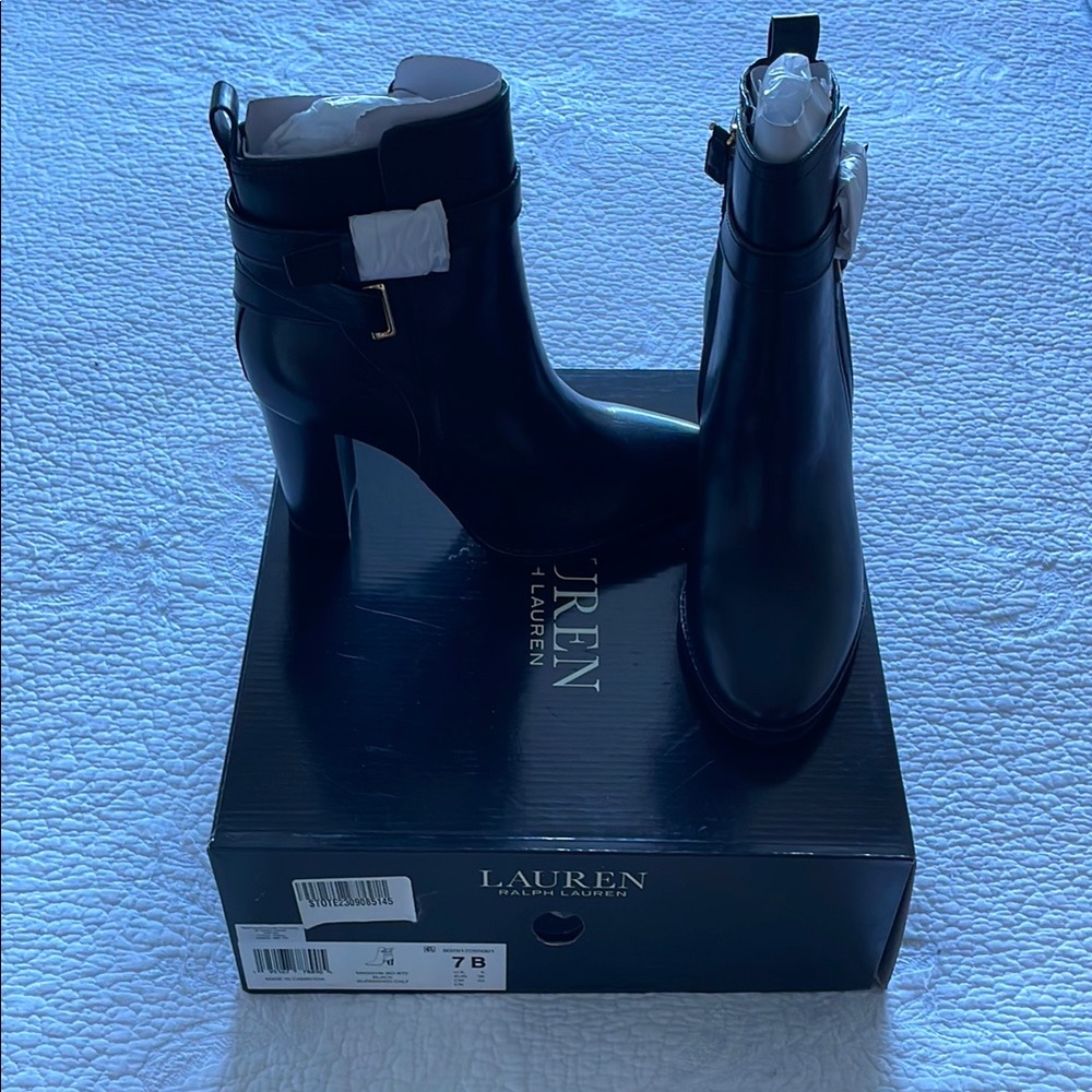 BNIB Lauren Ralph Lauren Black Heeled Boots size 7